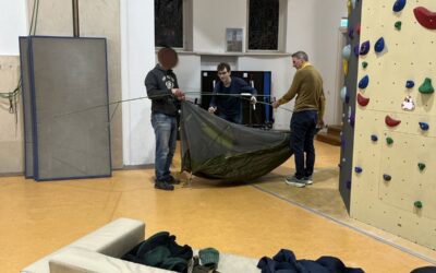 Arbeitseinsatz in der Kletterkirche